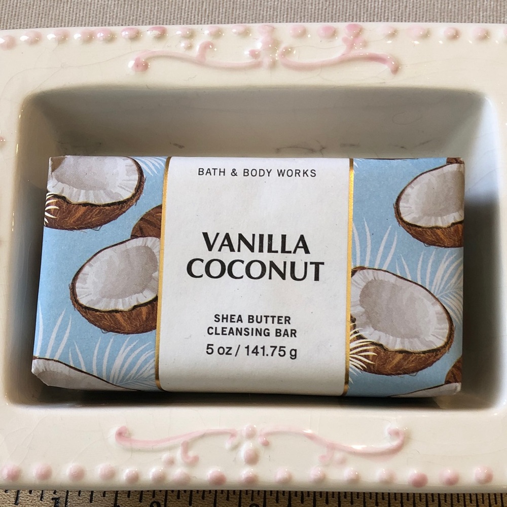 Bath & Body Works Vanilla Coconut Cleansing Bar with ceramic soap dish